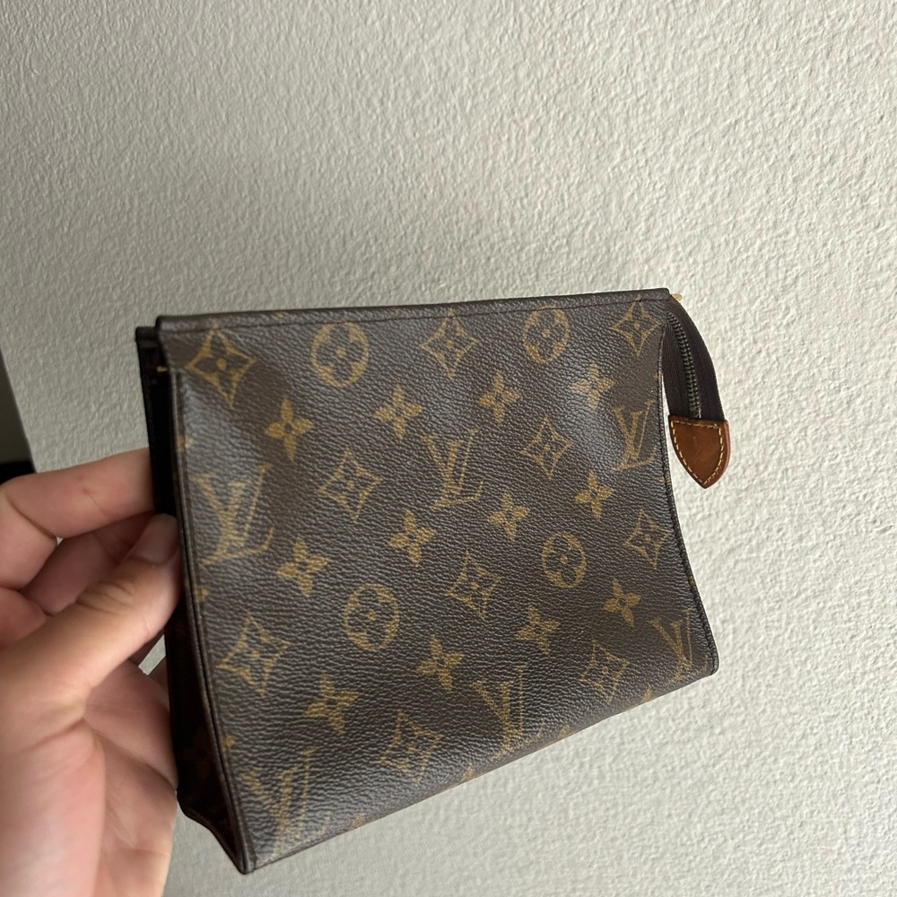 Louis Vuitton Toiletry 19 Pouch Vintage 1997